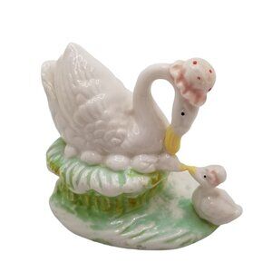 Vintage Homco Mother Swan With Babies 1467 Porcelain Figurine Mama Pink Bonnet